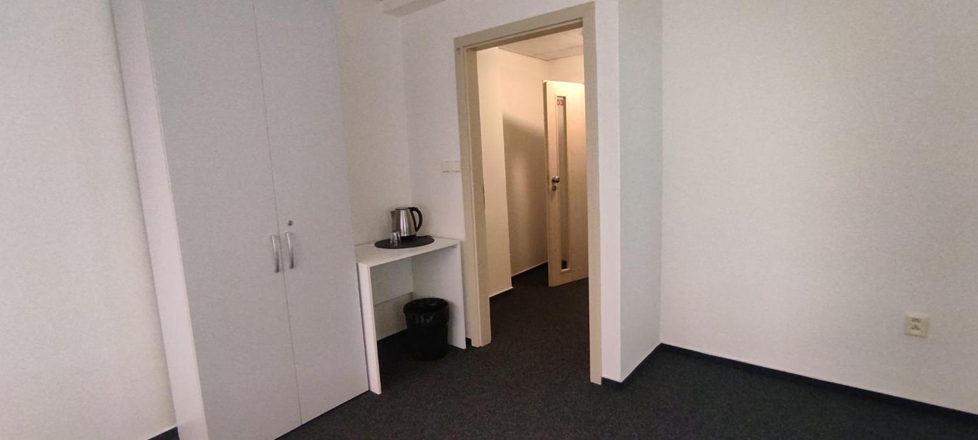 Parkcentrum Lowcost Hotel Near Center Of 俄斯特拉发 外观 照片
